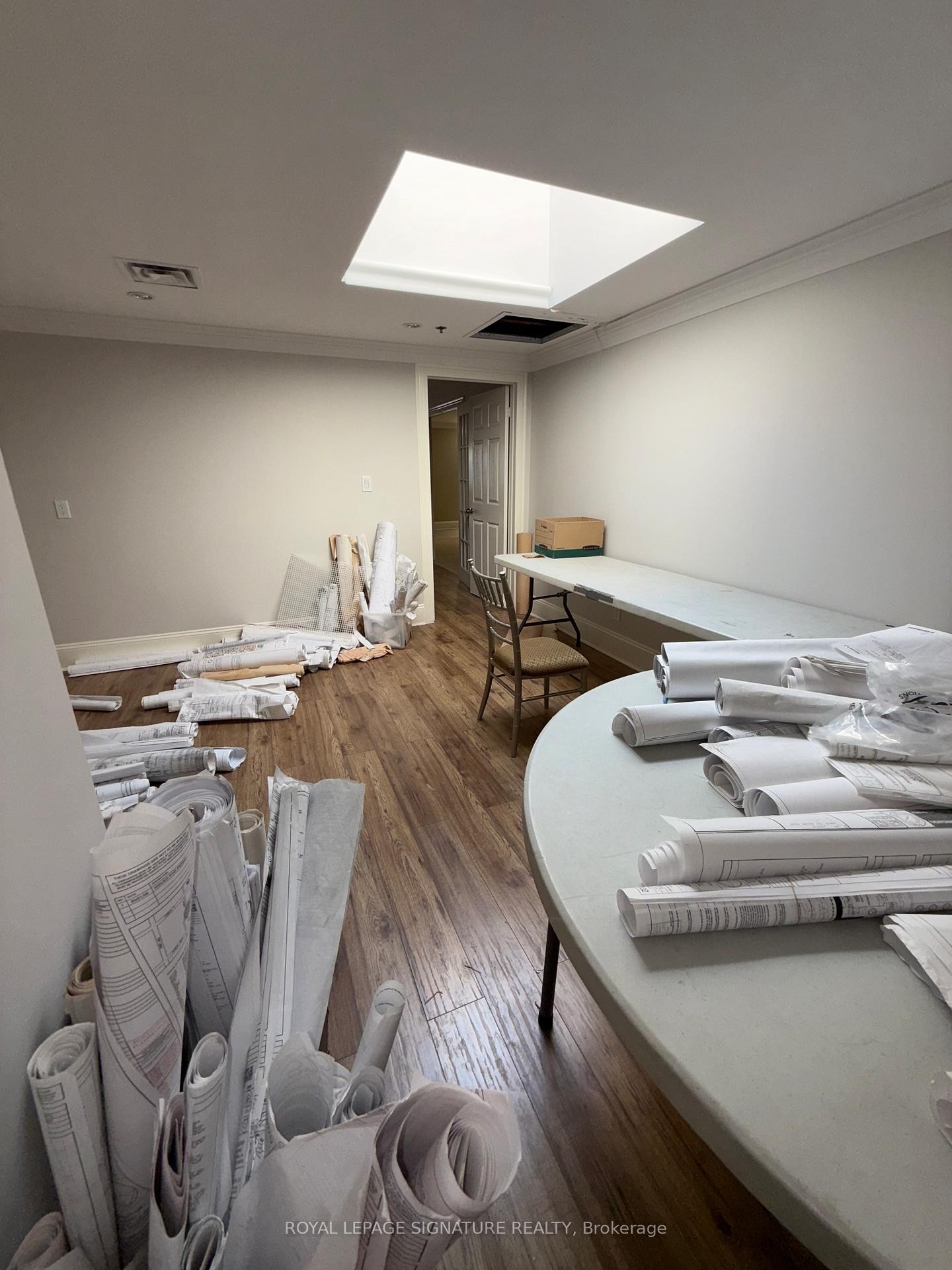 









7601


Jane

Street, 2nd Flr - Rear Entrance,
Vaughan,




ON
L4K 1X2

