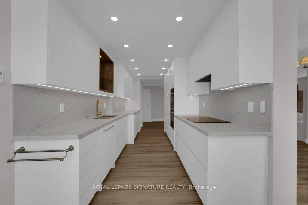 









22


Clarissa

Drive, 1404,
Richmond Hill,




ON
L4C 9R6

