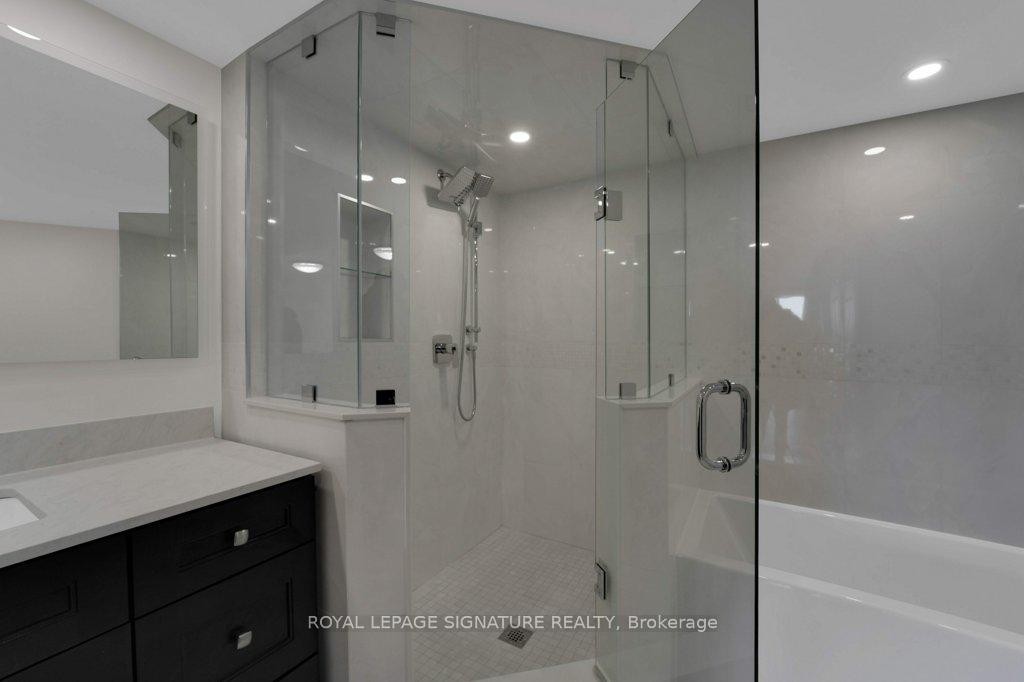 









22


Clarissa

Drive, 1404,
Richmond Hill,




ON
L4C 9R6

