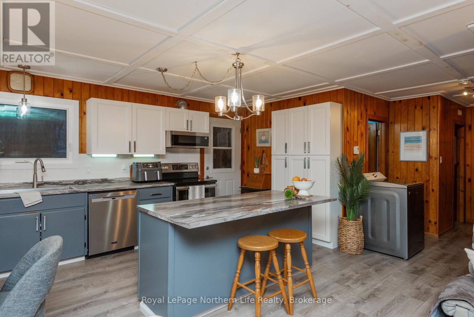 












405 BEAR CREEK ROAD

,
Nipissing,




Ontario
P0H1H0

