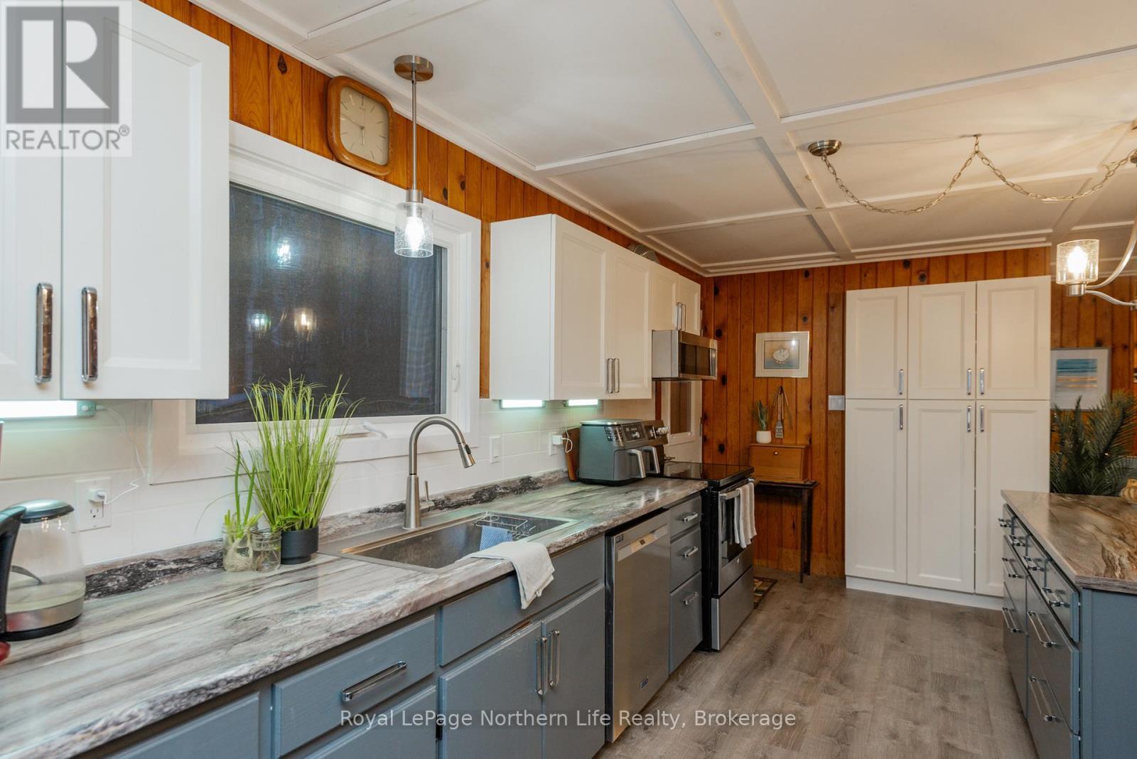 












405 BEAR CREEK ROAD

,
Nipissing,




Ontario
P0H1H0

