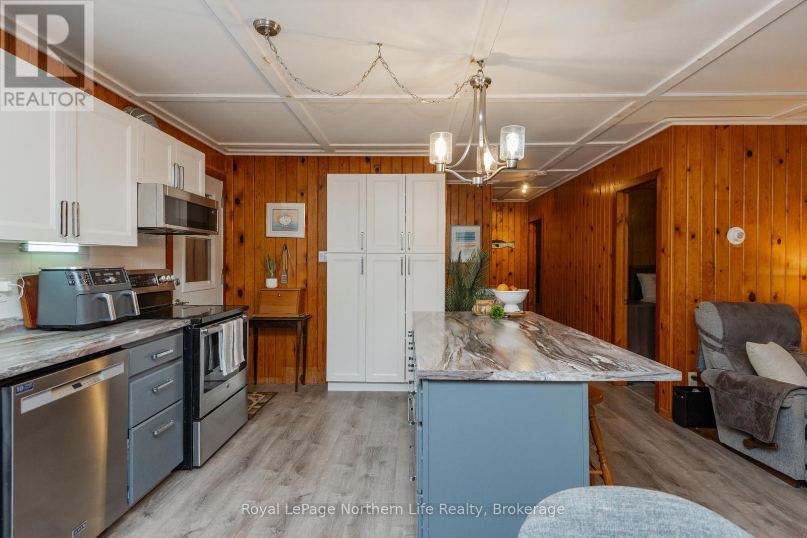 












405 BEAR CREEK ROAD

,
Nipissing,




Ontario
P0H1H0

