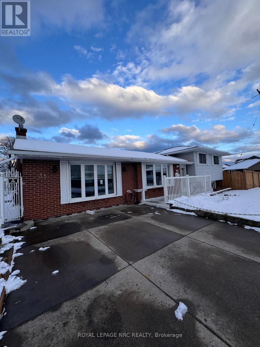 












35 EUGENE STREET

,
Hamilton (Kentley),




Ontario
L8H2R1

