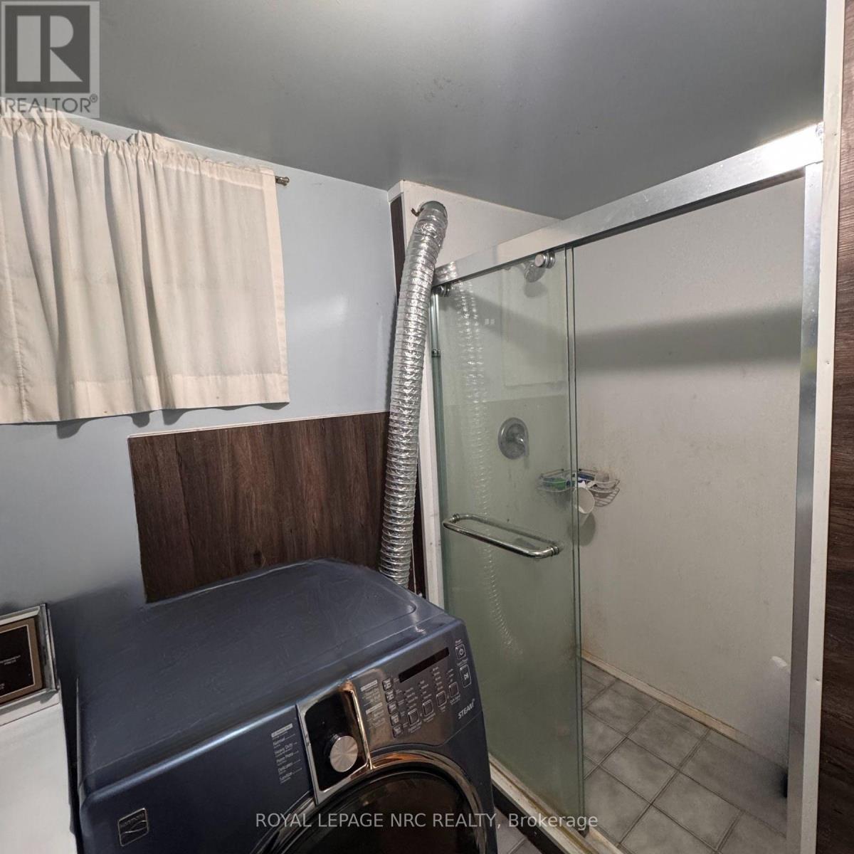 












35 EUGENE STREET

,
Hamilton (Kentley),




Ontario
L8H2R1

