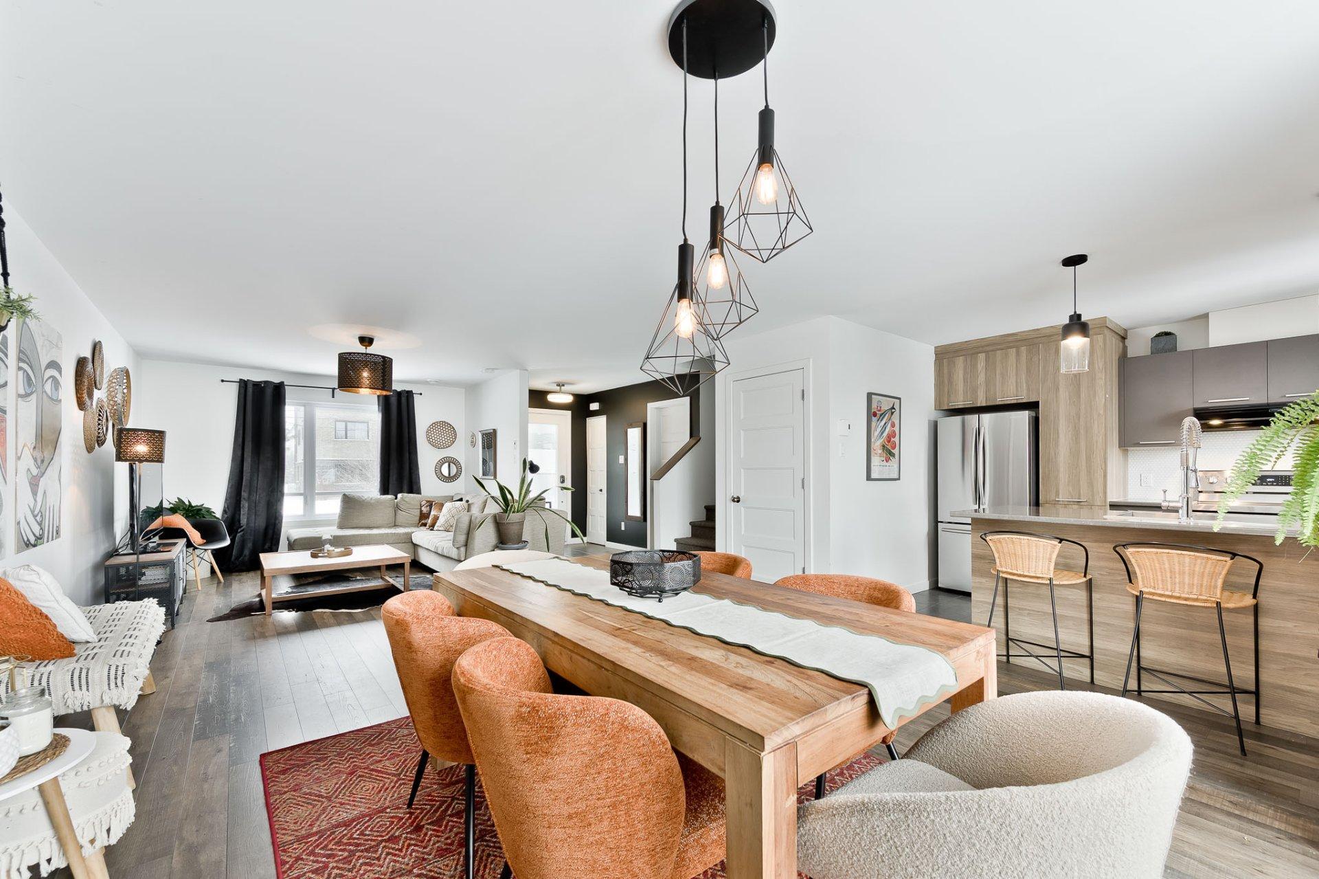 









3860


Rue Imelda-Lefebvre

,
Sherbrooke (Brompton/Rock Forest/Saint-Élie/Deauville),




QC
J1N1B2

