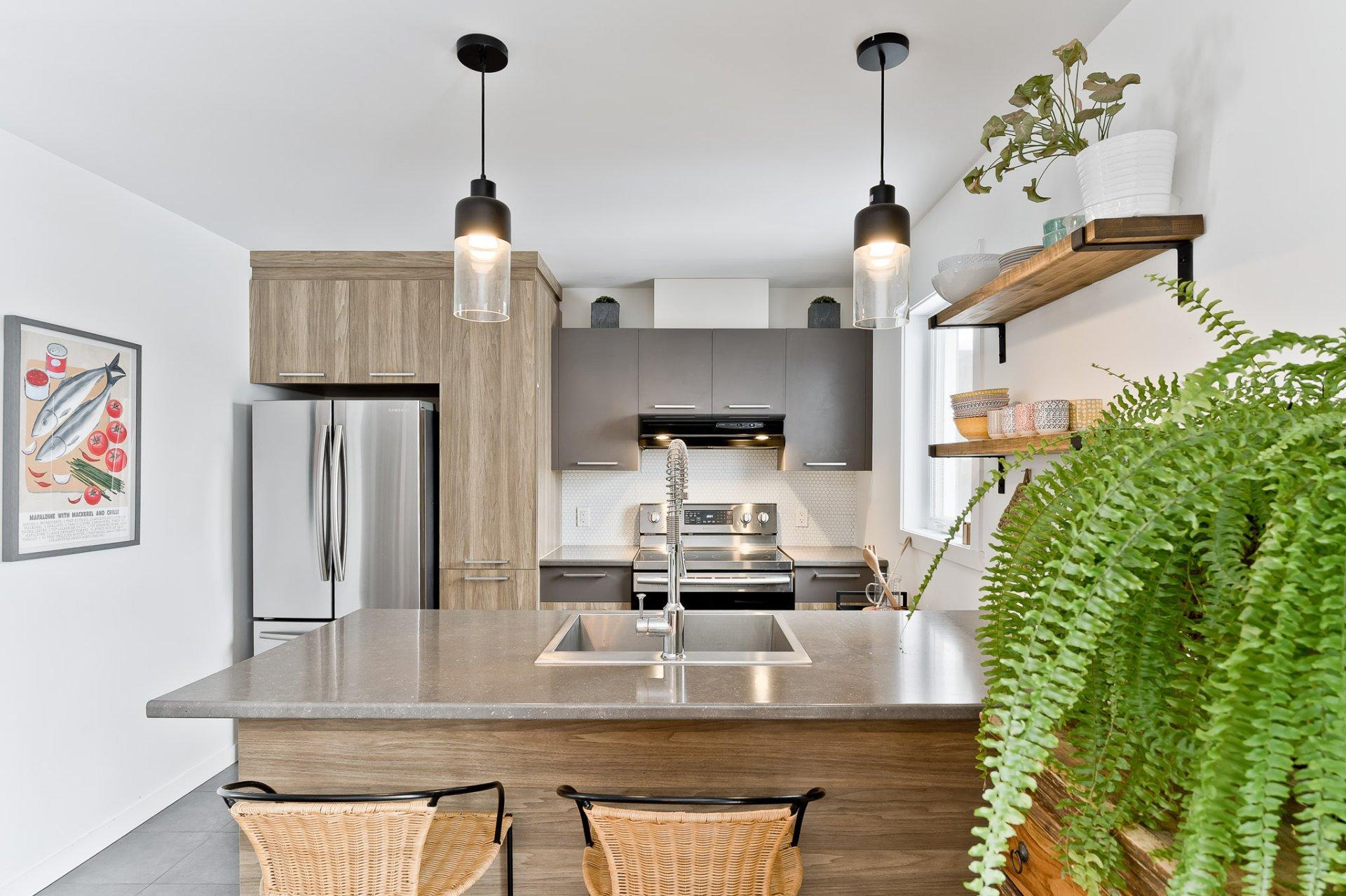 









3860


Rue Imelda-Lefebvre

,
Sherbrooke (Brompton/Rock Forest/Saint-Élie/Deauville),




QC
J1N1B2

