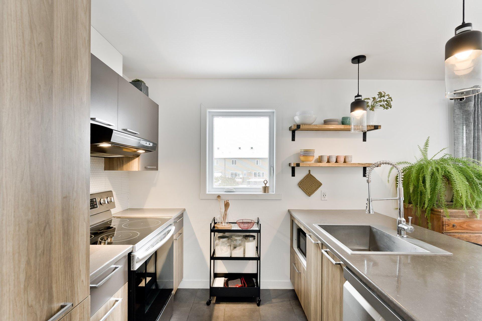 









3860


Rue Imelda-Lefebvre

,
Sherbrooke (Brompton/Rock Forest/Saint-Élie/Deauville),




QC
J1N1B2

