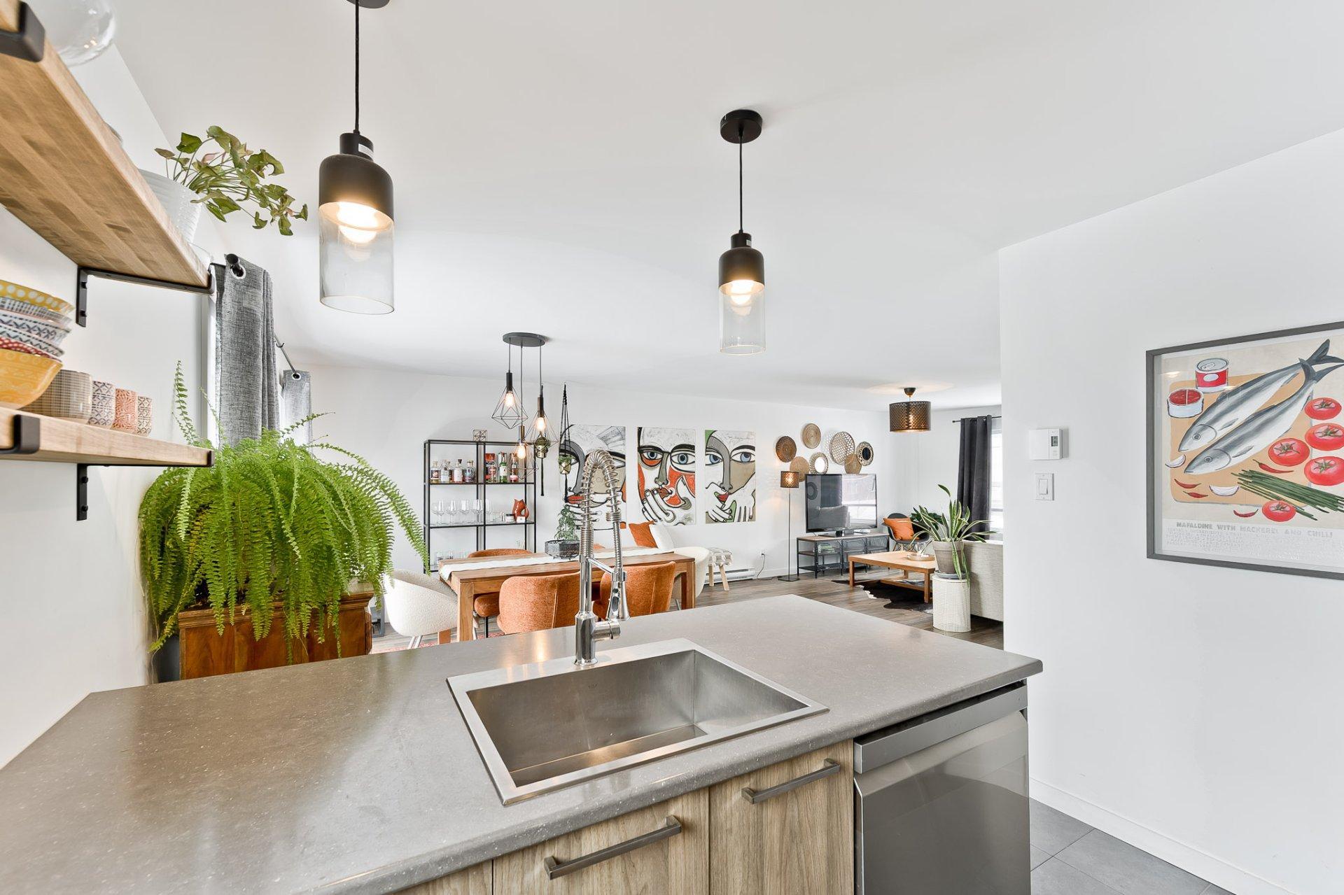 









3860


Rue Imelda-Lefebvre

,
Sherbrooke (Brompton/Rock Forest/Saint-Élie/Deauville),




QC
J1N1B2

