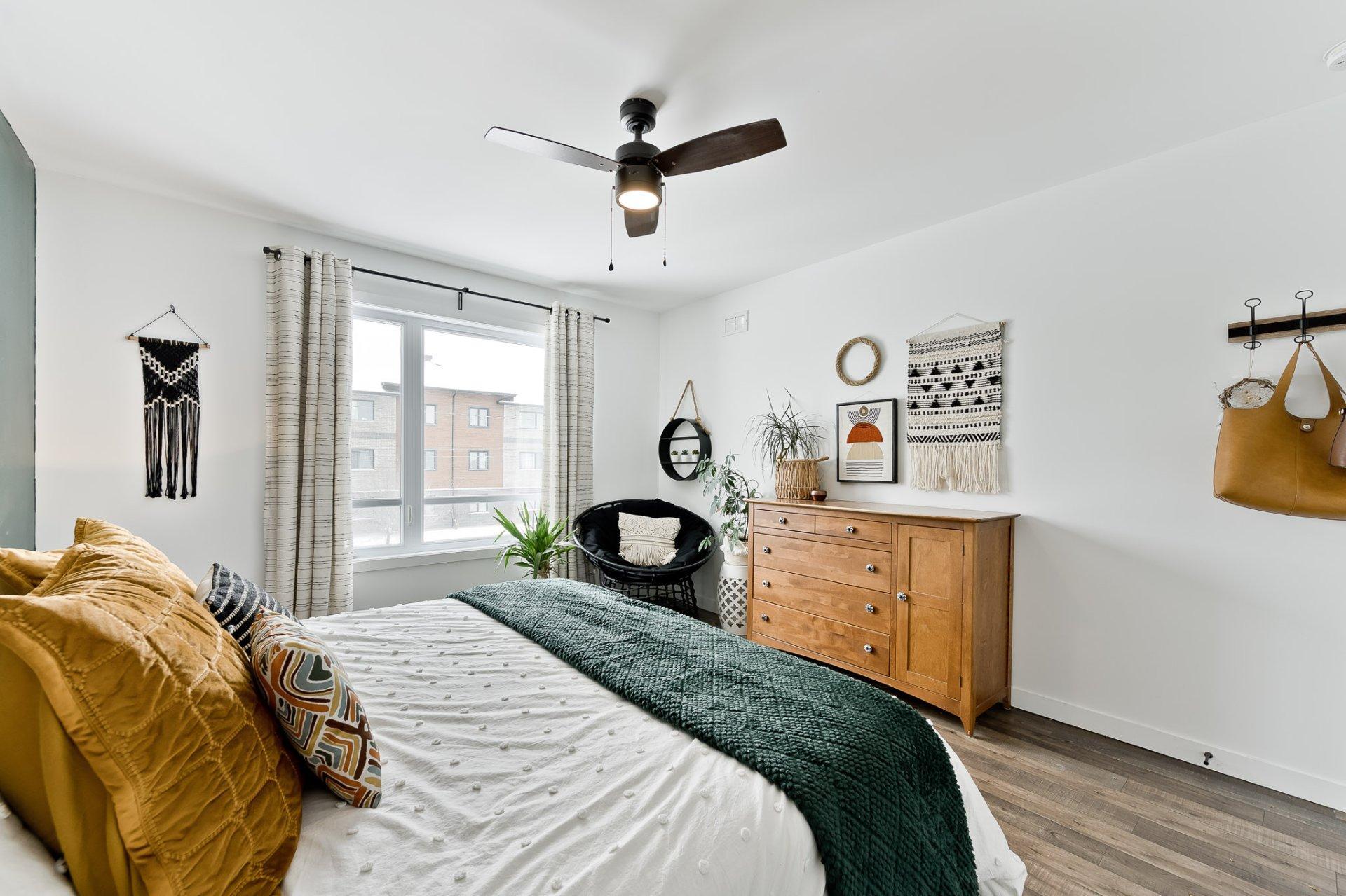 









3860


Rue Imelda-Lefebvre

,
Sherbrooke (Brompton/Rock Forest/Saint-Élie/Deauville),




QC
J1N1B2

