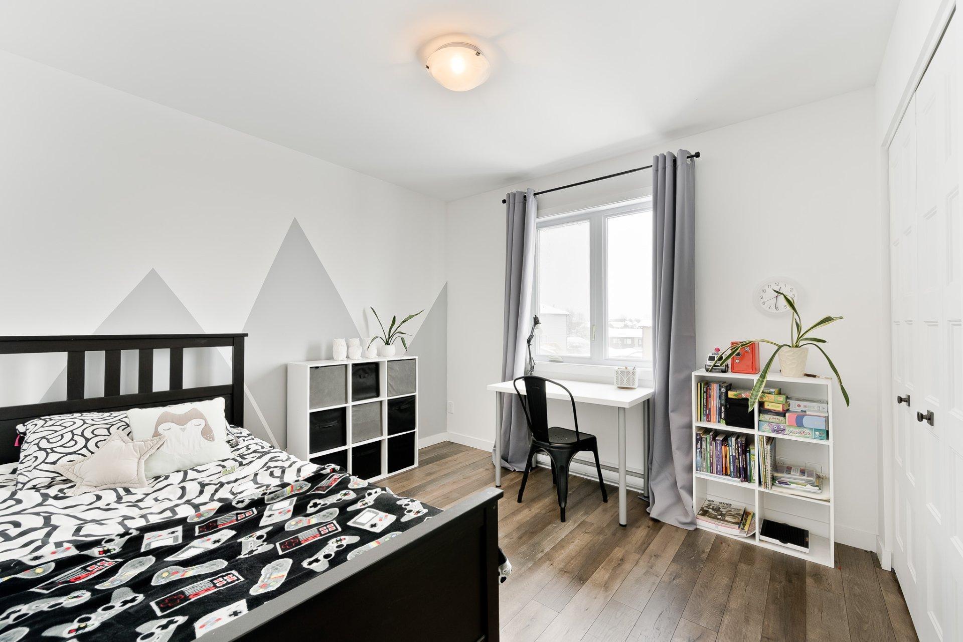 









3860


Rue Imelda-Lefebvre

,
Sherbrooke (Brompton/Rock Forest/Saint-Élie/Deauville),




QC
J1N1B2

