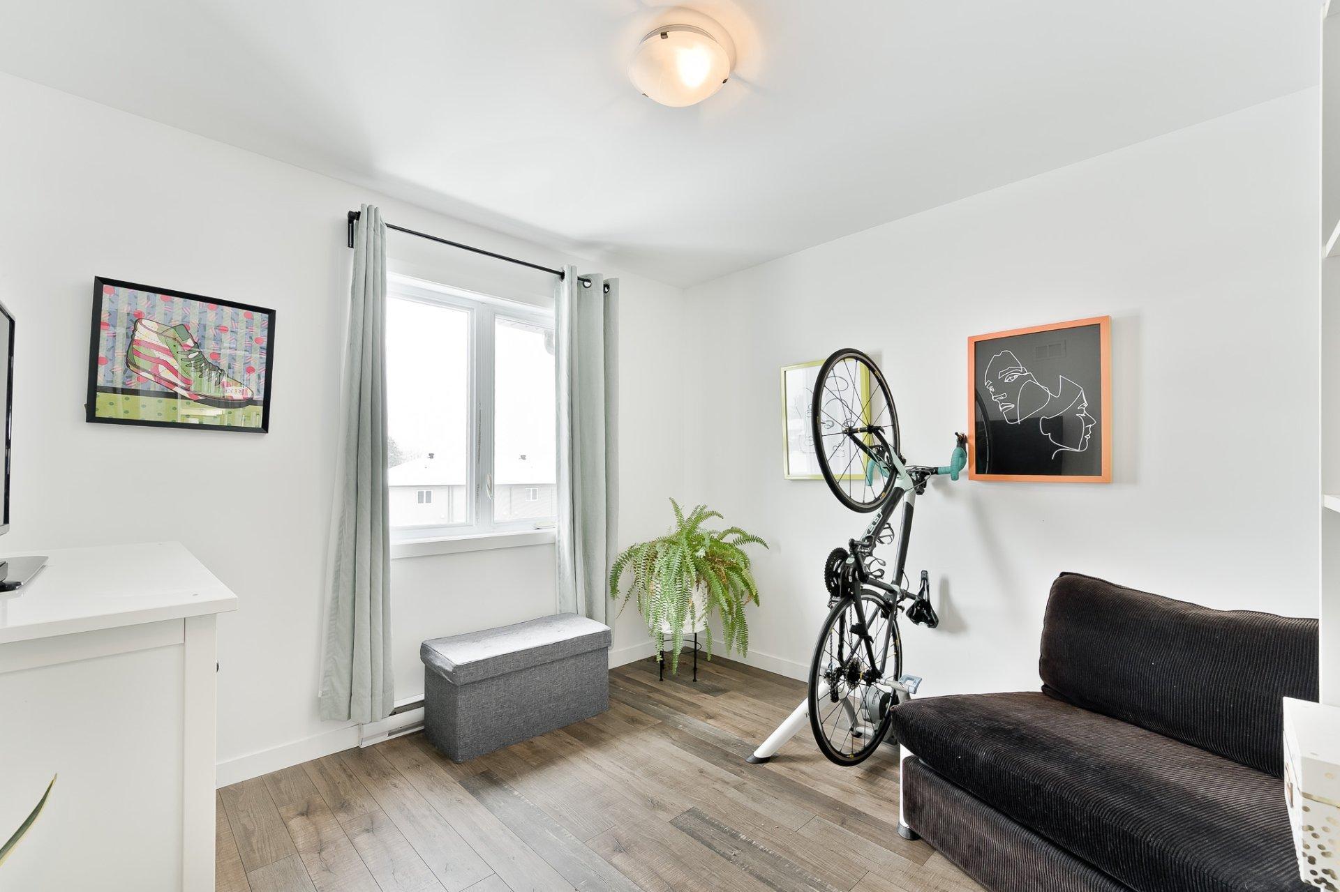 









3860


Rue Imelda-Lefebvre

,
Sherbrooke (Brompton/Rock Forest/Saint-Élie/Deauville),




QC
J1N1B2

