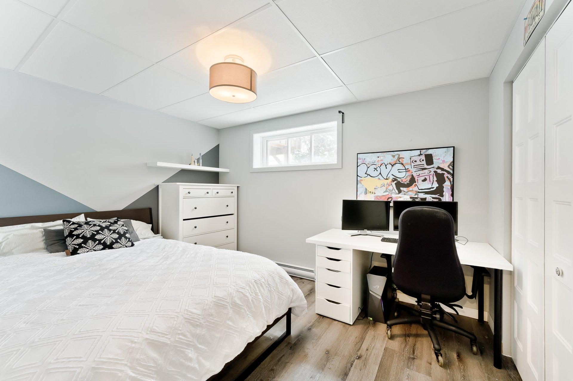 









3860


Rue Imelda-Lefebvre

,
Sherbrooke (Brompton/Rock Forest/Saint-Élie/Deauville),




QC
J1N1B2

