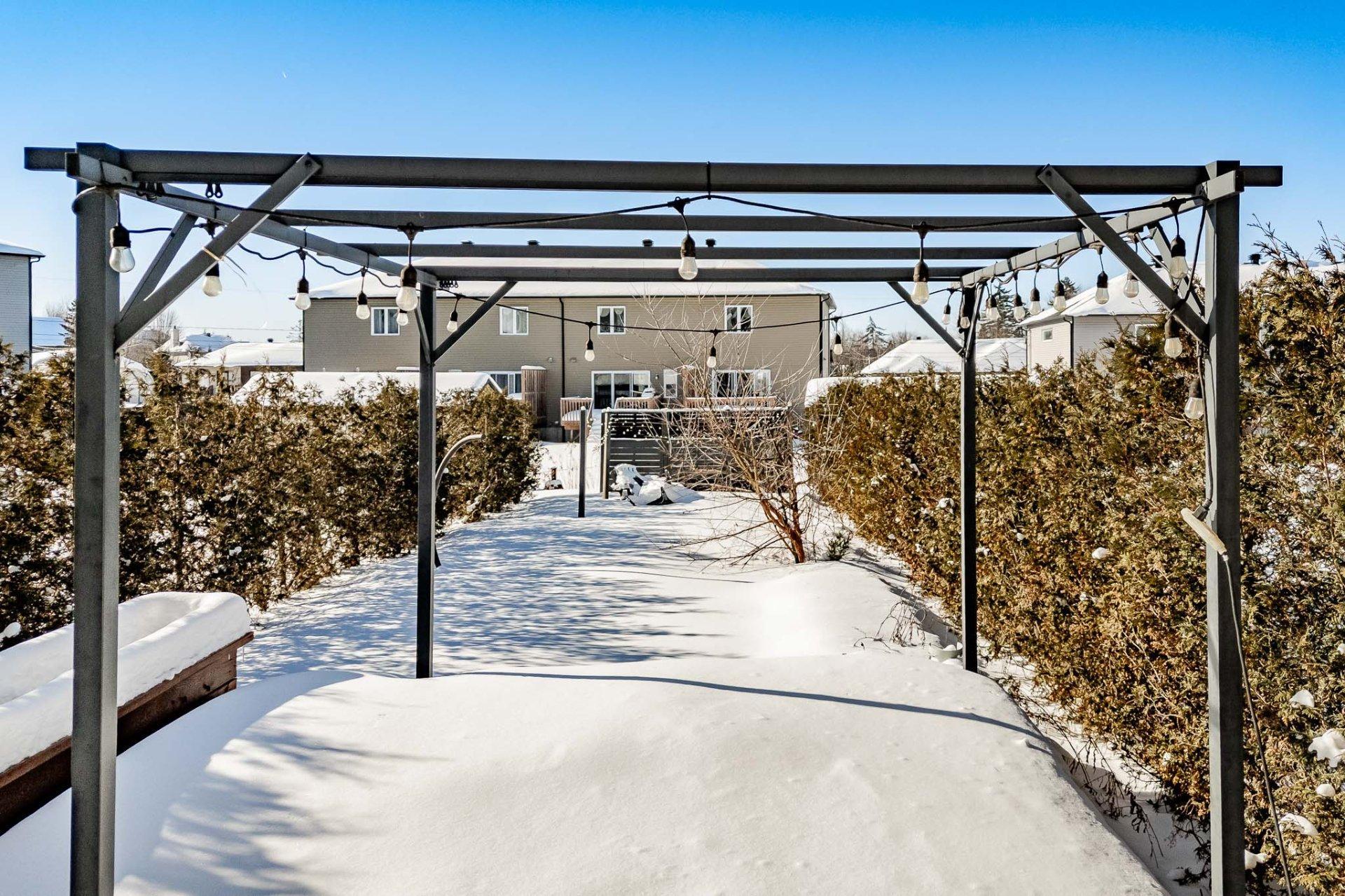 









3860


Rue Imelda-Lefebvre

,
Sherbrooke (Brompton/Rock Forest/Saint-Élie/Deauville),




QC
J1N1B2

