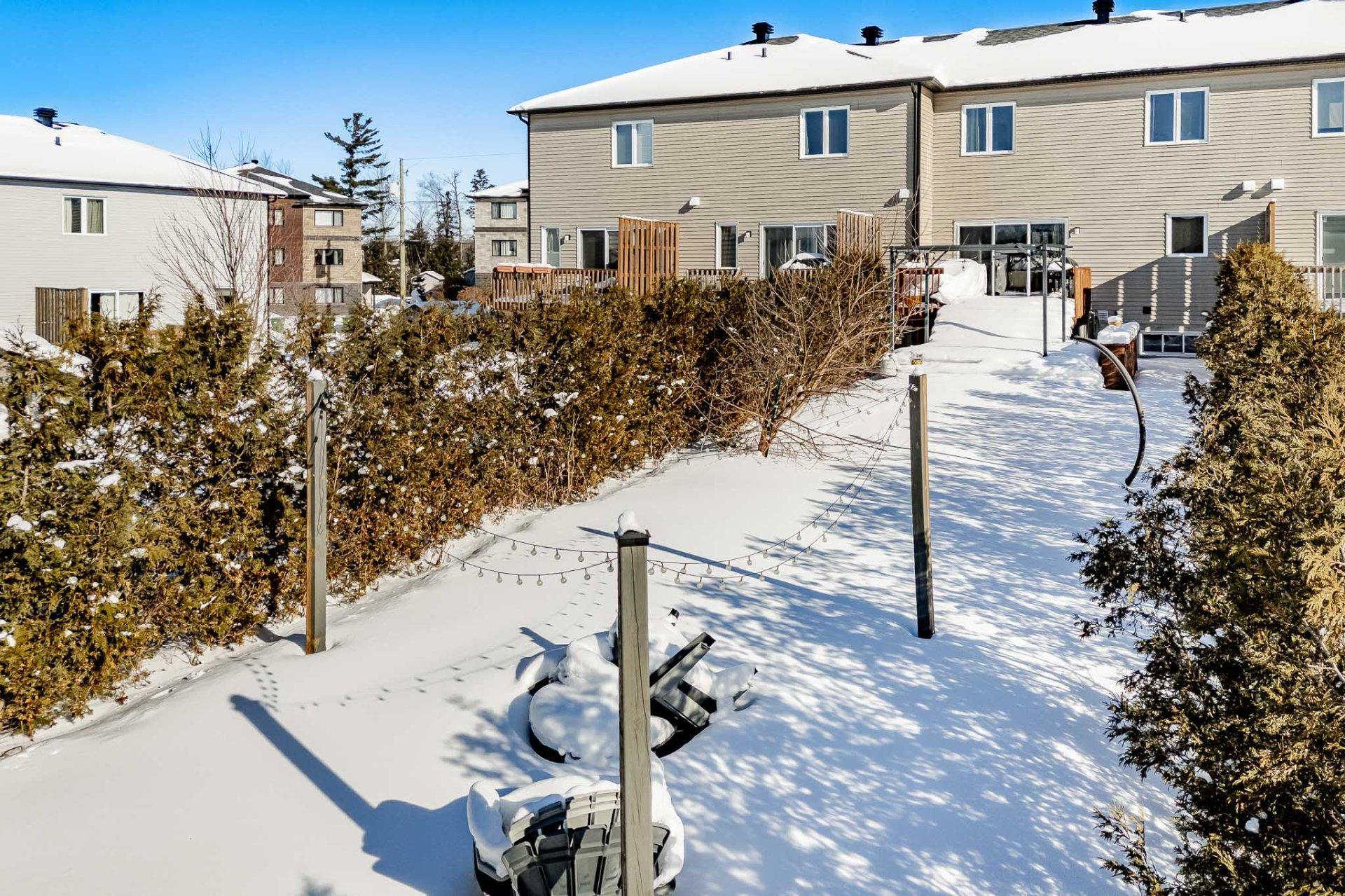 









3860


Rue Imelda-Lefebvre

,
Sherbrooke (Brompton/Rock Forest/Saint-Élie/Deauville),




QC
J1N1B2

