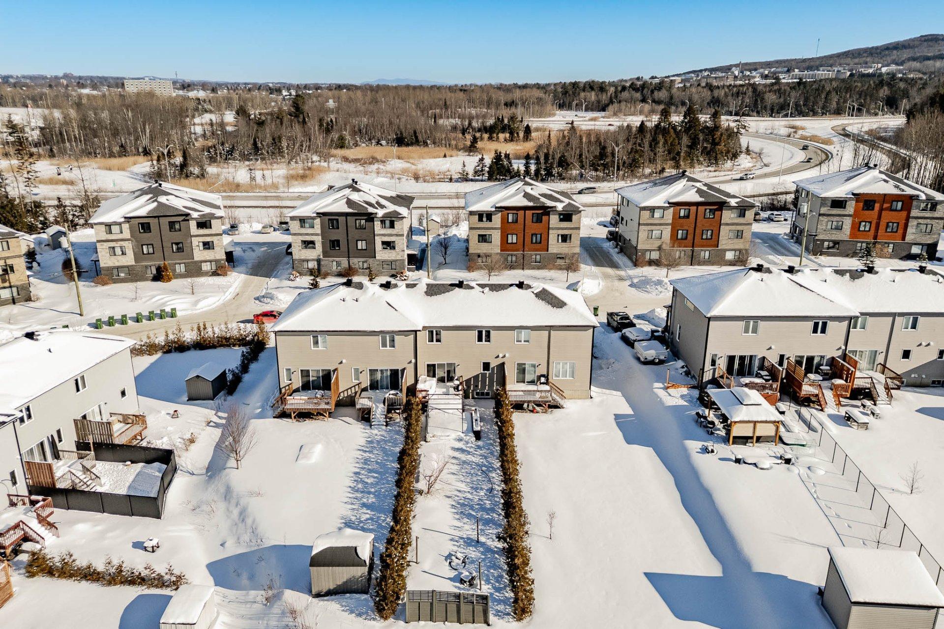 









3860


Rue Imelda-Lefebvre

,
Sherbrooke (Brompton/Rock Forest/Saint-Élie/Deauville),




QC
J1N1B2

