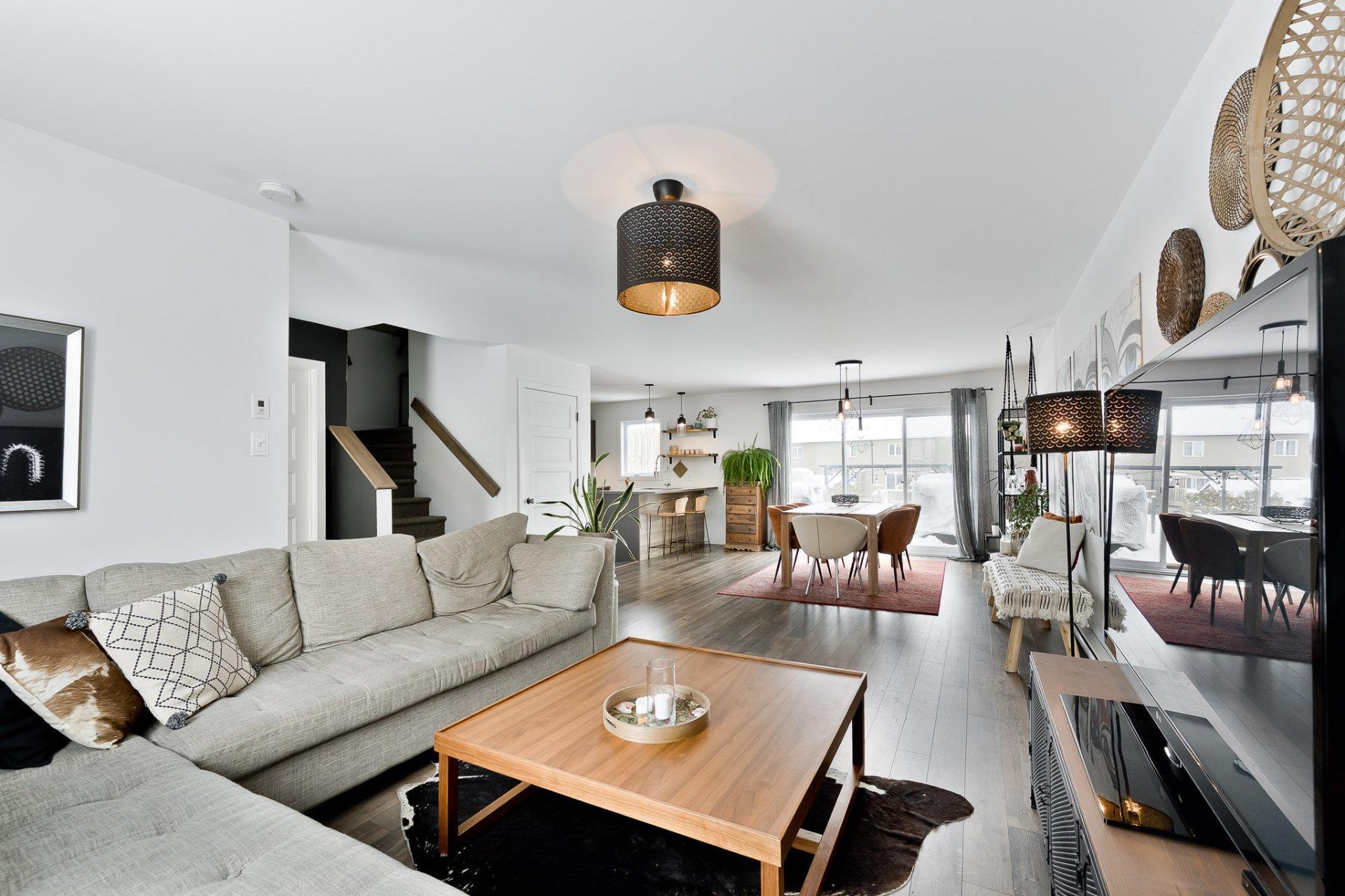 









3860


Rue Imelda-Lefebvre

,
Sherbrooke (Brompton/Rock Forest/Saint-Élie/Deauville),




QC
J1N1B2

