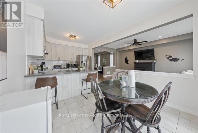 












167 ASH STREET

,
Scugog (Port Perry),




Ontario
L9L0B1

