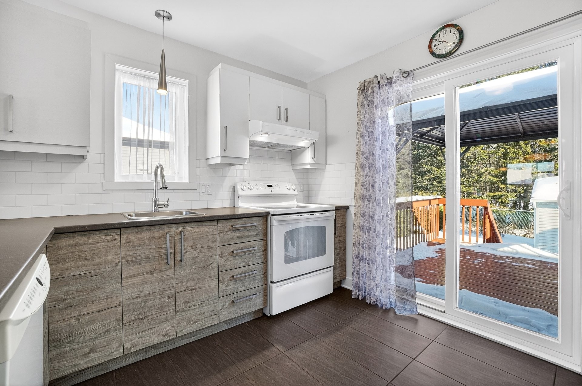 









194


Rue Cuthbert

,
Berthierville,




QC
J0K1A0

