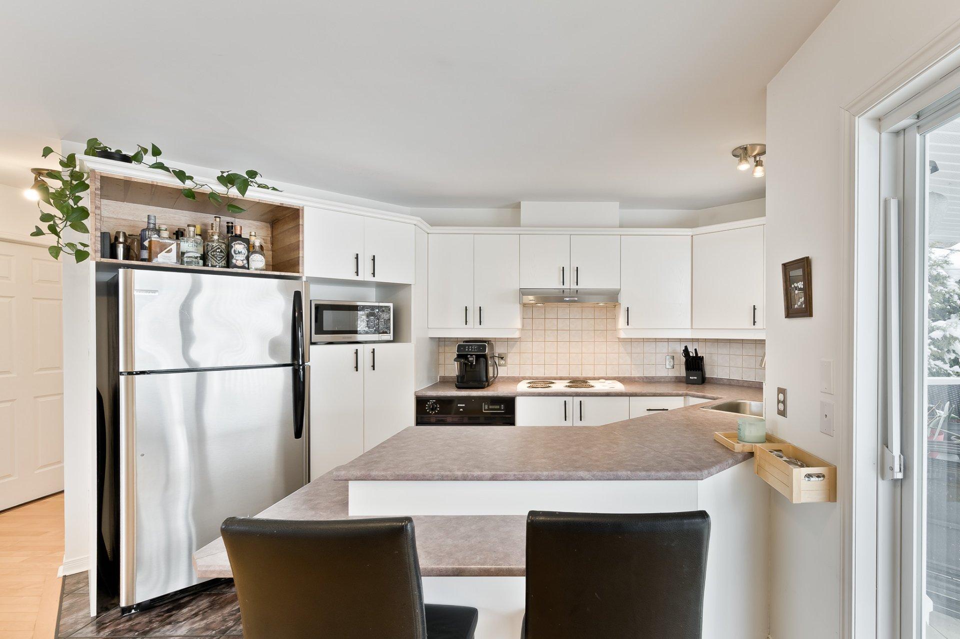 









1487


Rue des Roses

,
Sherbrooke (Fleurimont),




QC
J1E4J2

