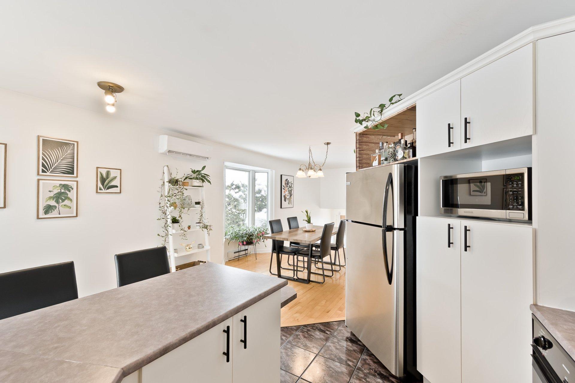 









1487


Rue des Roses

,
Sherbrooke (Fleurimont),




QC
J1E4J2

