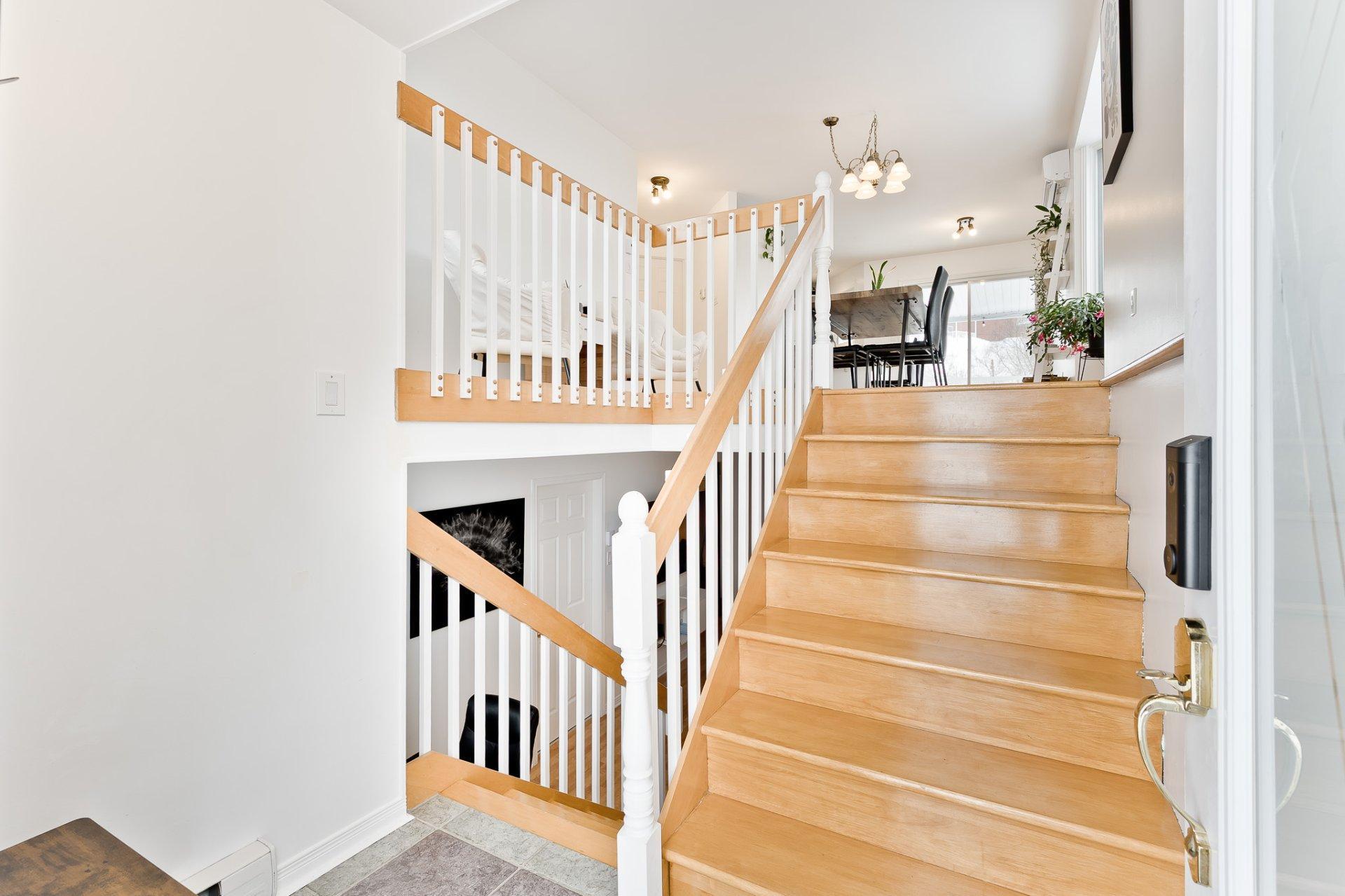 









1487


Rue des Roses

,
Sherbrooke (Fleurimont),




QC
J1E4J2

