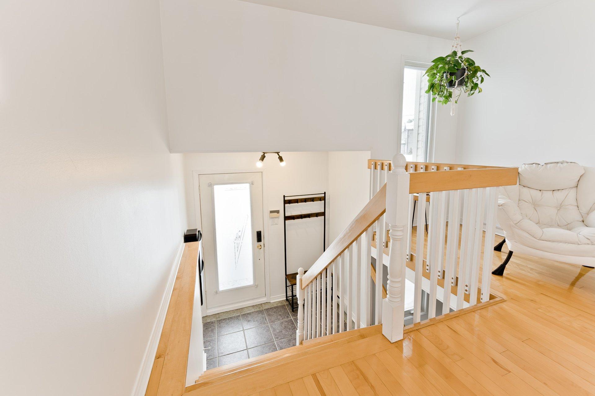 









1487


Rue des Roses

,
Sherbrooke (Fleurimont),




QC
J1E4J2

