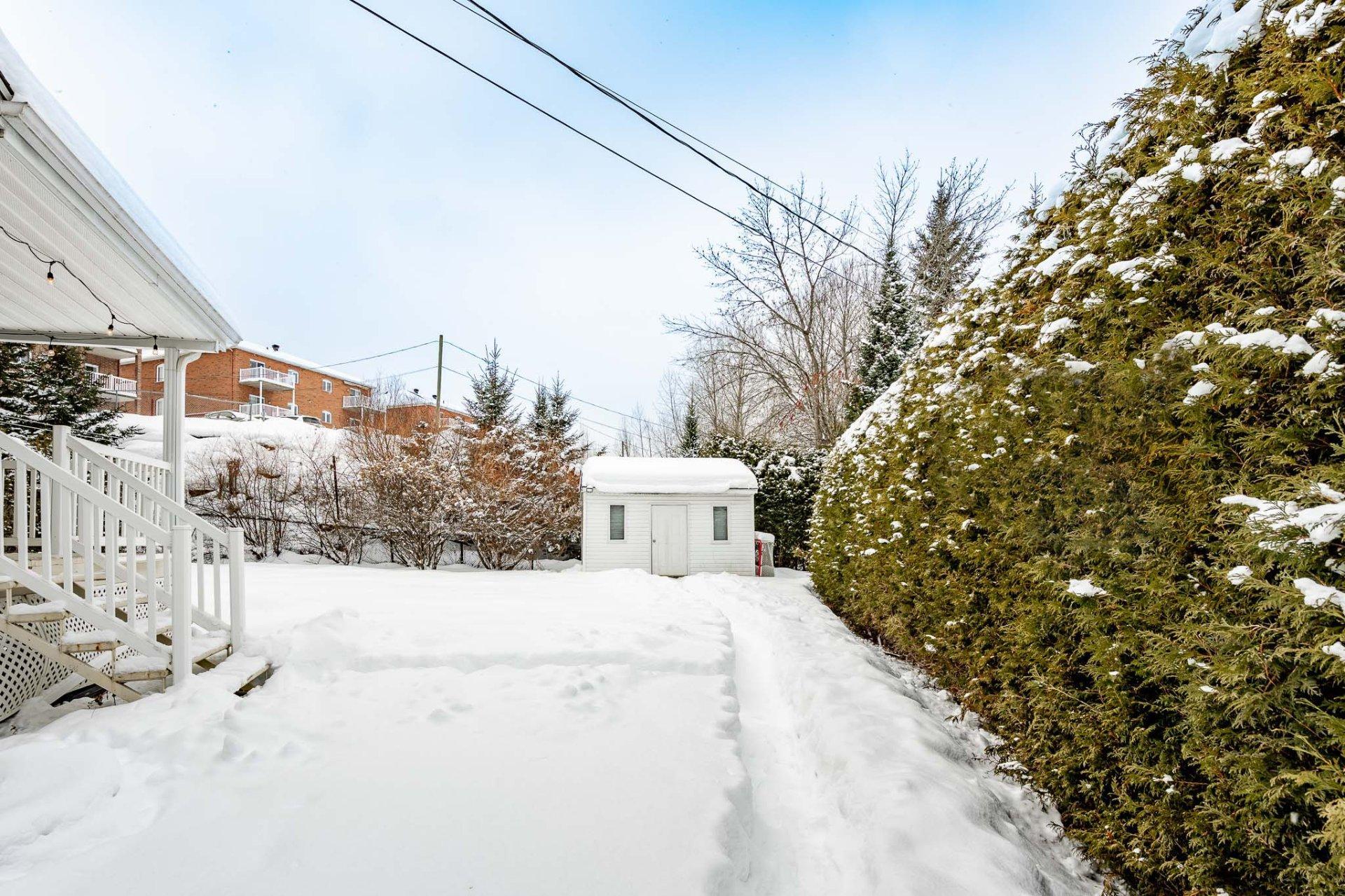 









1487


Rue des Roses

,
Sherbrooke (Fleurimont),




QC
J1E4J2

