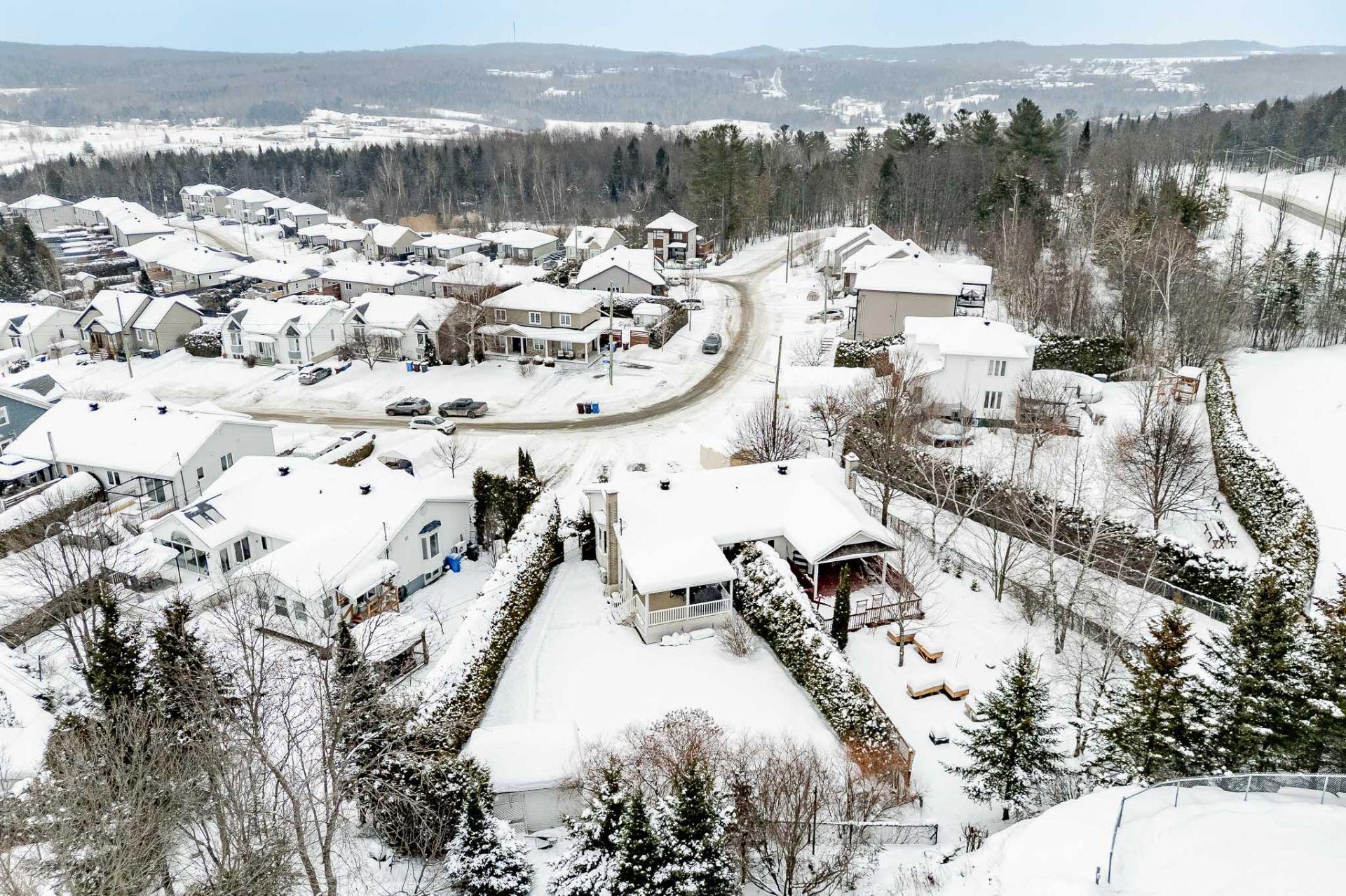 









1487


Rue des Roses

,
Sherbrooke (Fleurimont),




QC
J1E4J2

