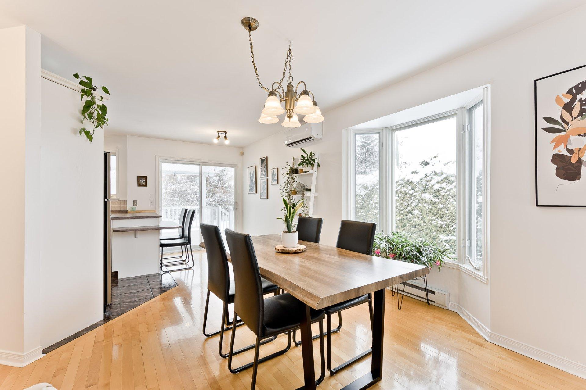 









1487


Rue des Roses

,
Sherbrooke (Fleurimont),




QC
J1E4J2

