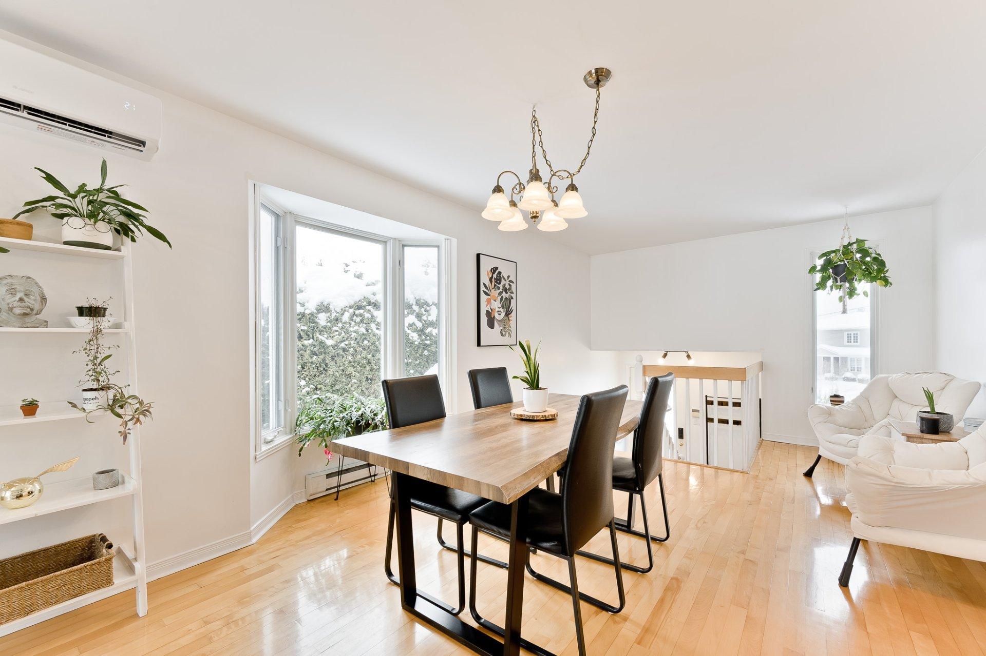 









1487


Rue des Roses

,
Sherbrooke (Fleurimont),




QC
J1E4J2

