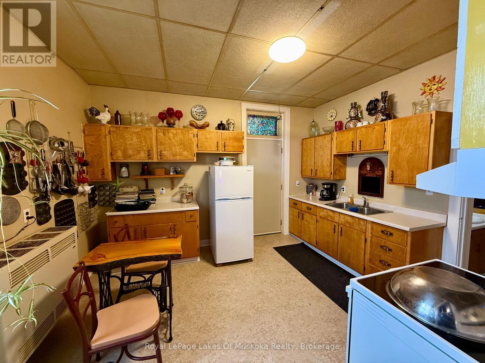 












185 ONTARIO STREET

,
Burk's Falls,




Ontario
P0A1C0


