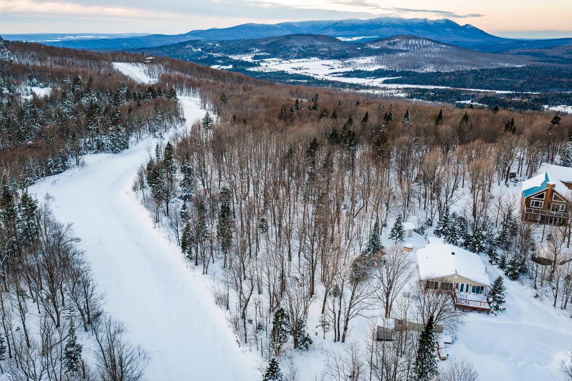 












Ch. Benoît S.

,
Notre-Dame-des-Bois,







QC
J0B2E0

