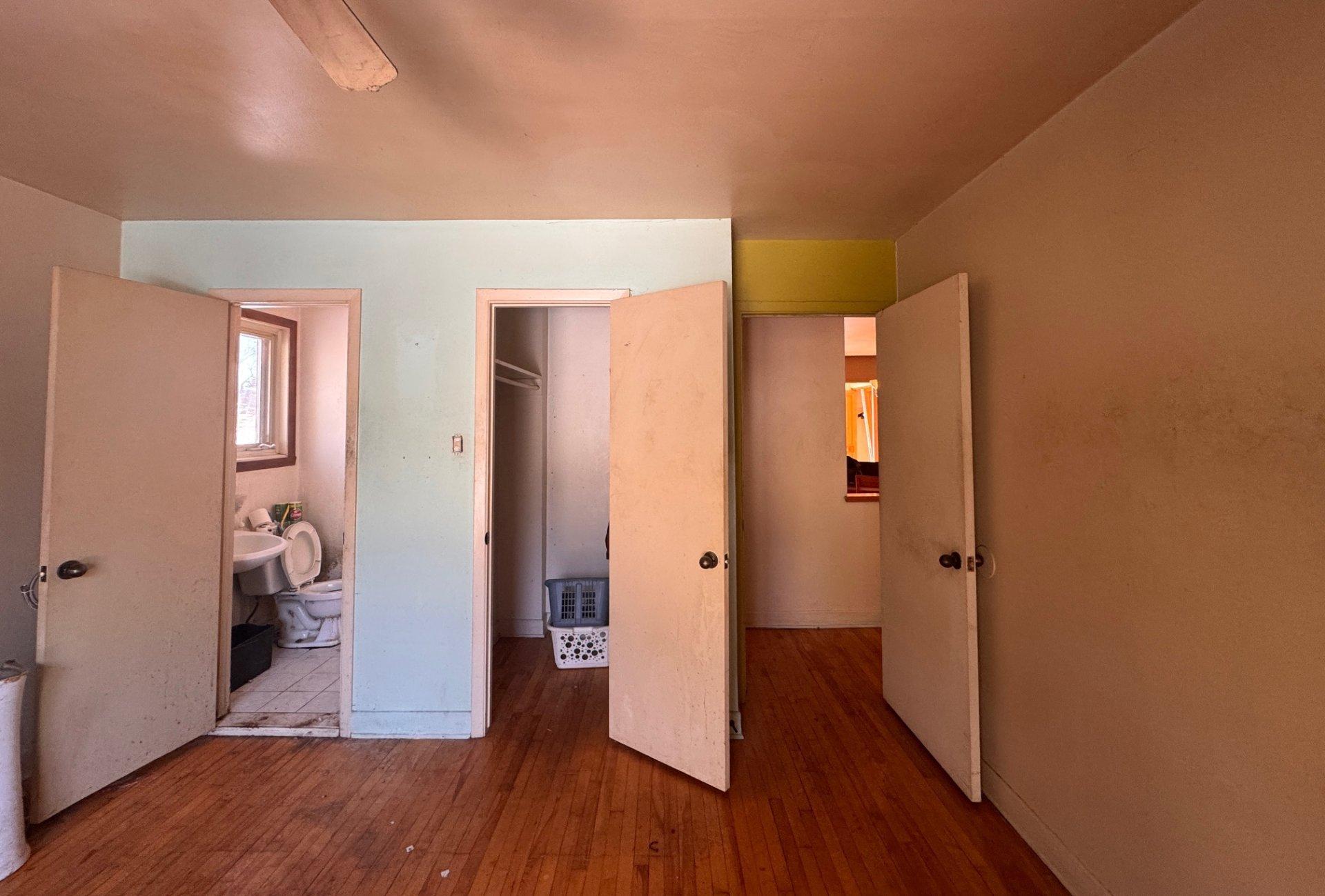 









243


Rue Jacques-Le Tessier

,
Boucherville,




QC
J4B1L2

