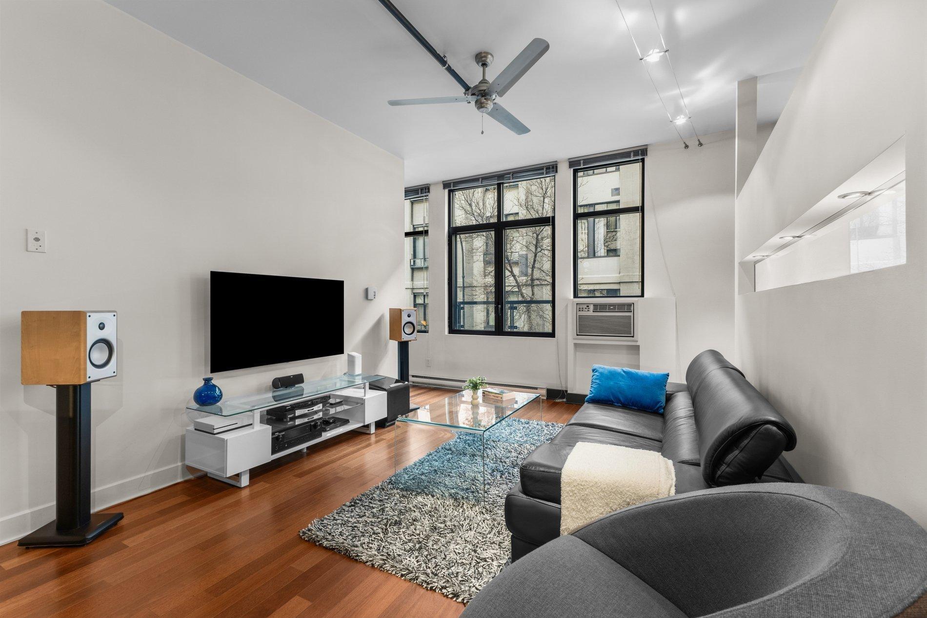 









765


Rue Bourget

, 201,
Montréal (Le Sud-Ouest),




QC
H4C0A5

