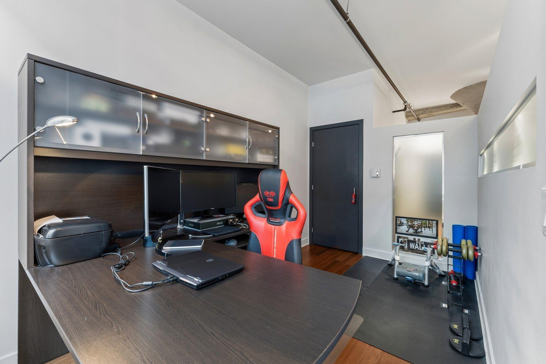 









765


Rue Bourget

, 201,
Montréal (Le Sud-Ouest),




QC
H4C0A5

