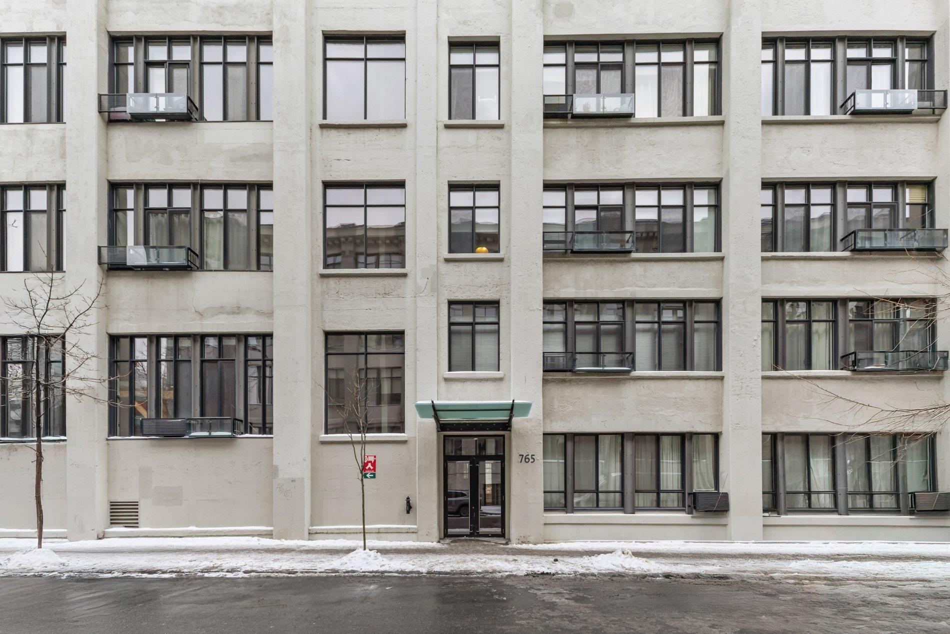 









765


Rue Bourget

, 201,
Montréal (Le Sud-Ouest),




QC
H4C0A5

