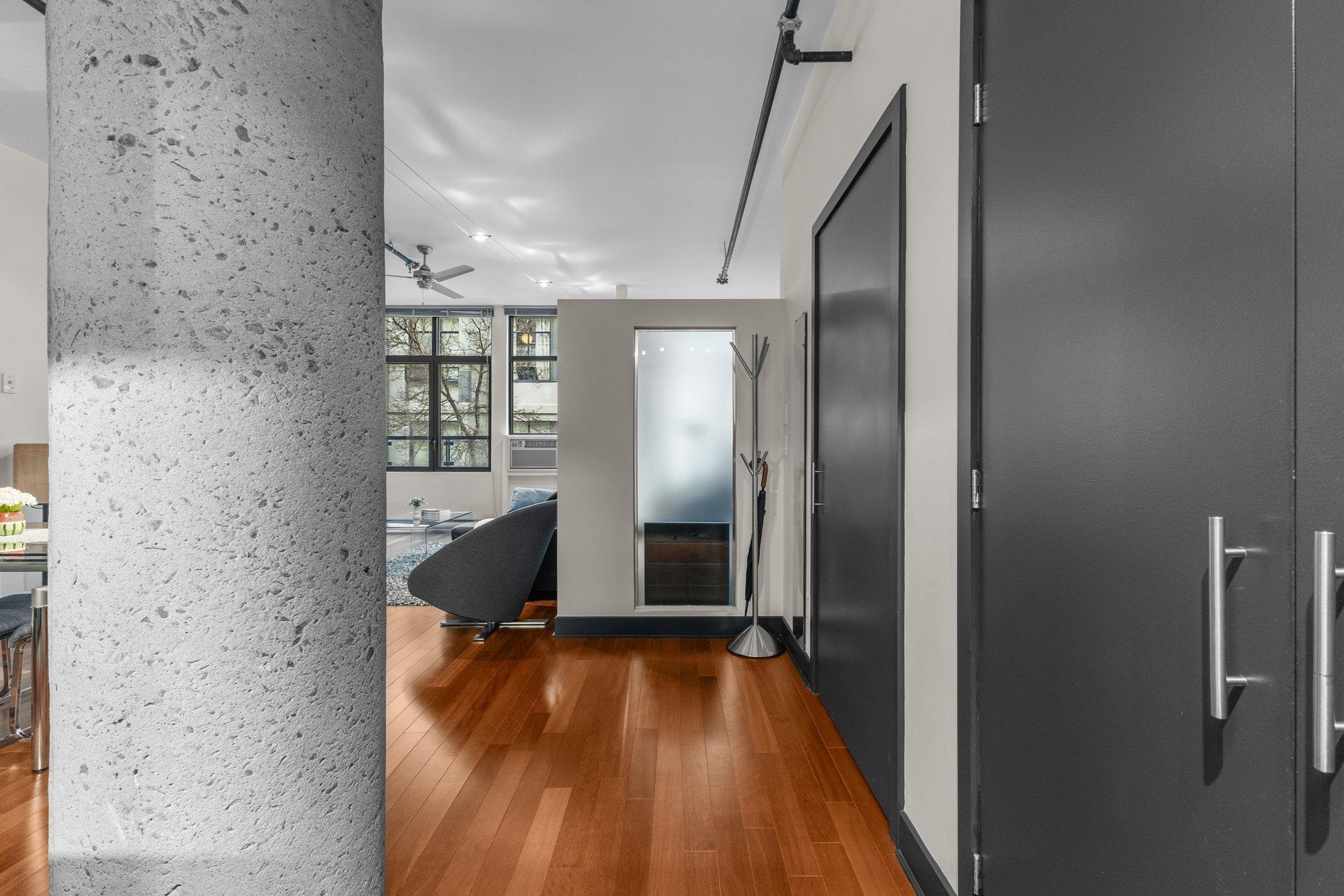 









765


Rue Bourget

, 201,
Montréal (Le Sud-Ouest),




QC
H4C0A5

