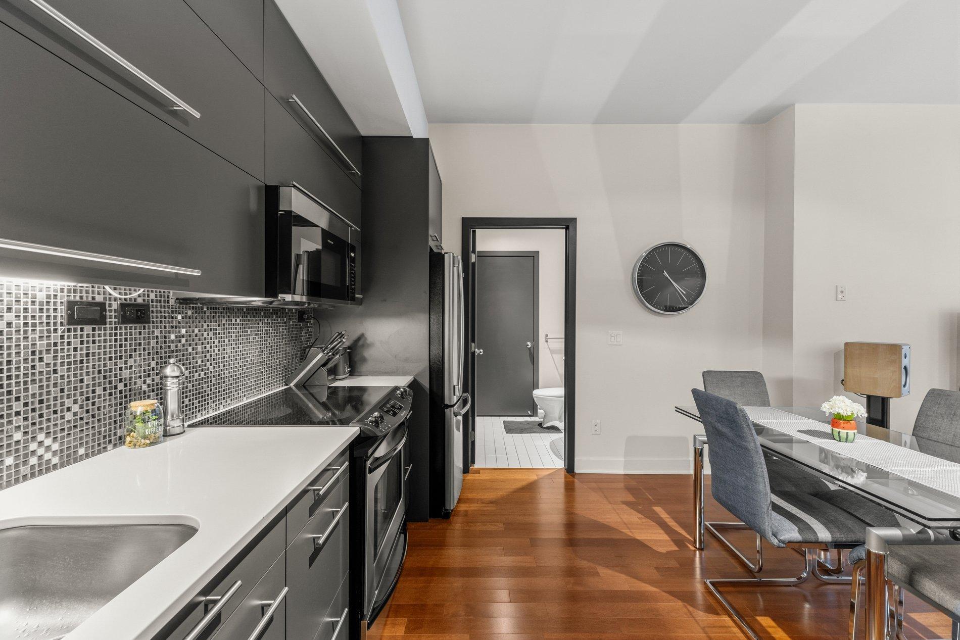 









765


Rue Bourget

, 201,
Montréal (Le Sud-Ouest),




QC
H4C0A5

