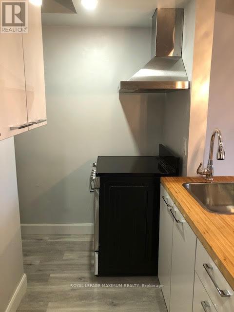 












2 - 1839 DAVENPORT ROAD

,
Toronto,




Ontario
M6N1B8

