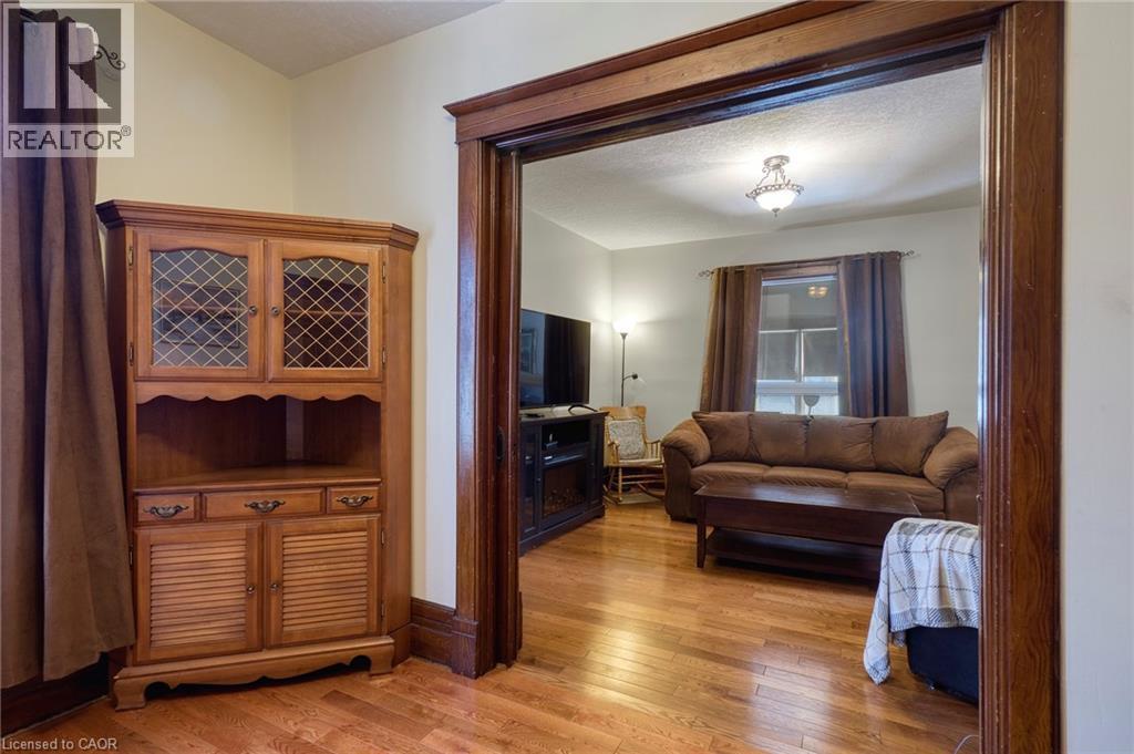 












392 BREITHAUPT Street

,
Kitchener,




Ontario
N2H5H9

