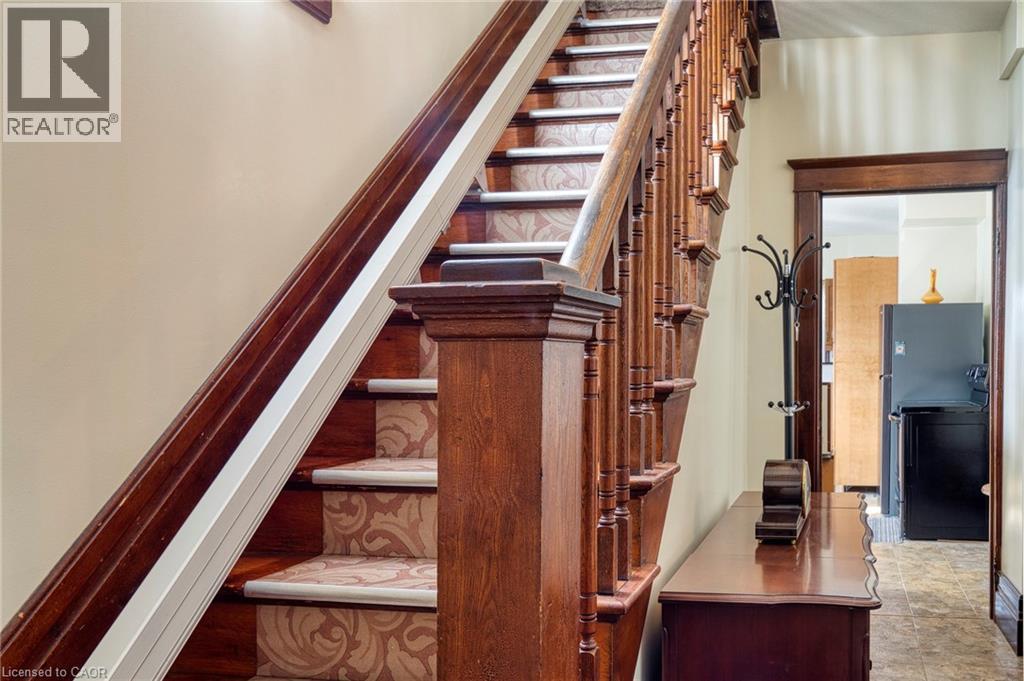 












392 BREITHAUPT Street

,
Kitchener,




Ontario
N2H5H9

