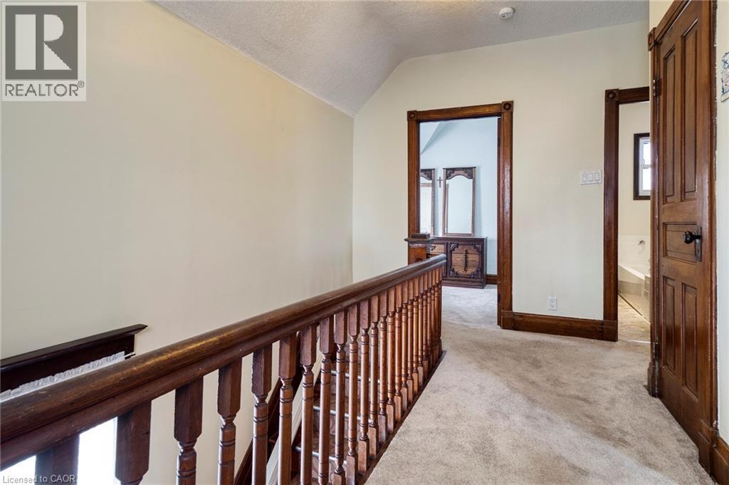 












392 BREITHAUPT Street

,
Kitchener,




Ontario
N2H5H9

