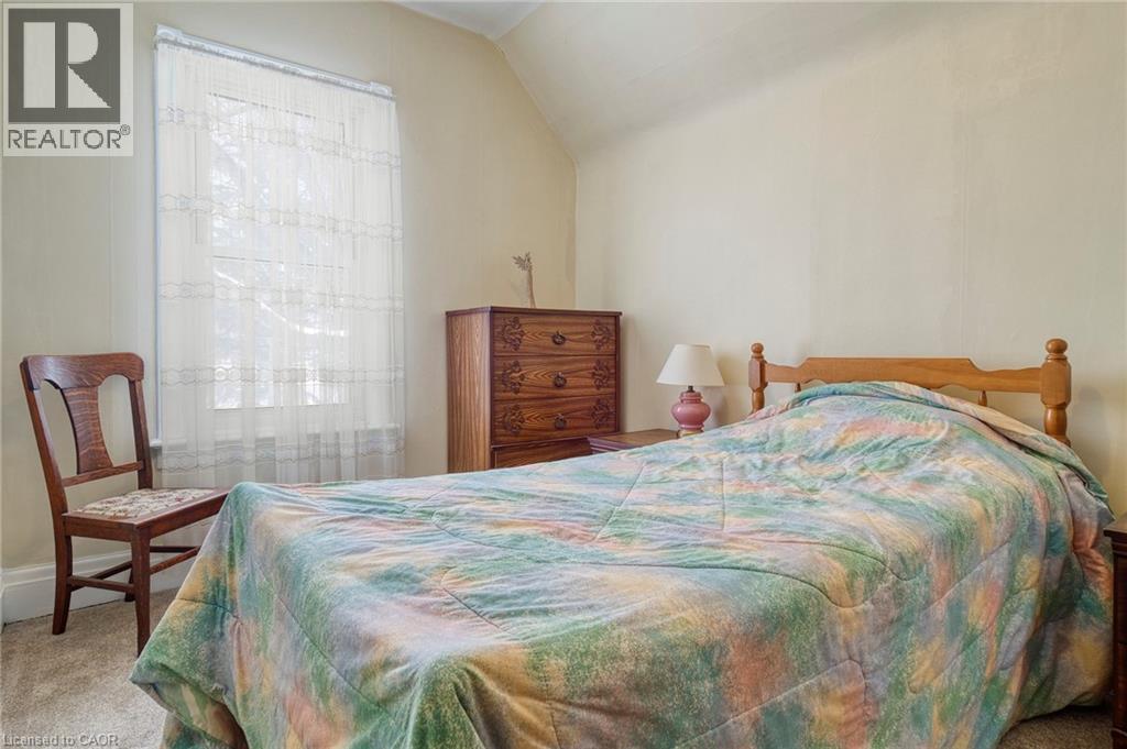 












392 BREITHAUPT Street

,
Kitchener,




Ontario
N2H5H9

