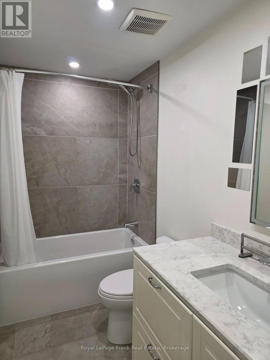 












660A CHIPMUNK STREET

,
Pickering,




Ontario
L1W2W1

