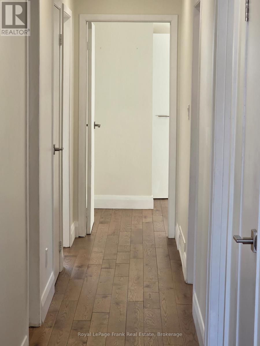 












660A CHIPMUNK STREET

,
Pickering,




Ontario
L1W2W1

