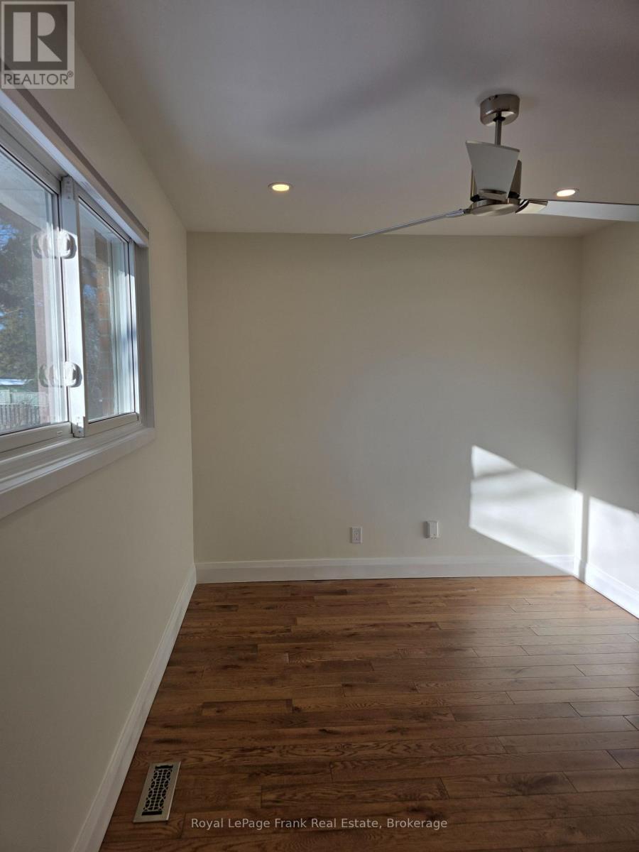 












660A CHIPMUNK STREET

,
Pickering,




Ontario
L1W2W1

