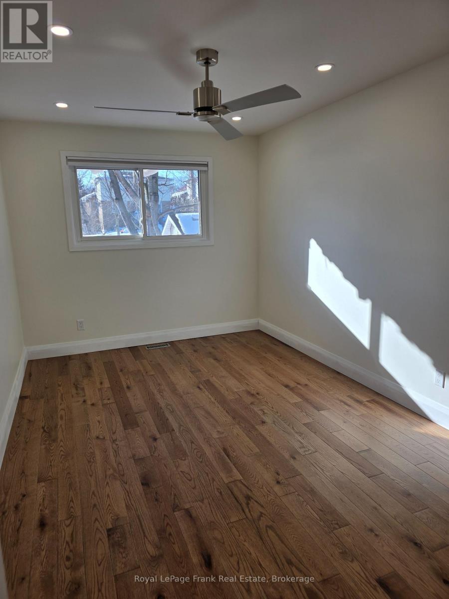 












660A CHIPMUNK STREET

,
Pickering,




Ontario
L1W2W1

