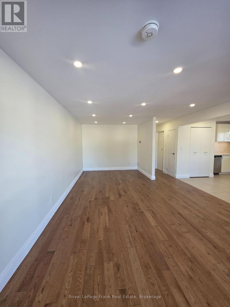 












660A CHIPMUNK STREET

,
Pickering,




Ontario
L1W2W1

