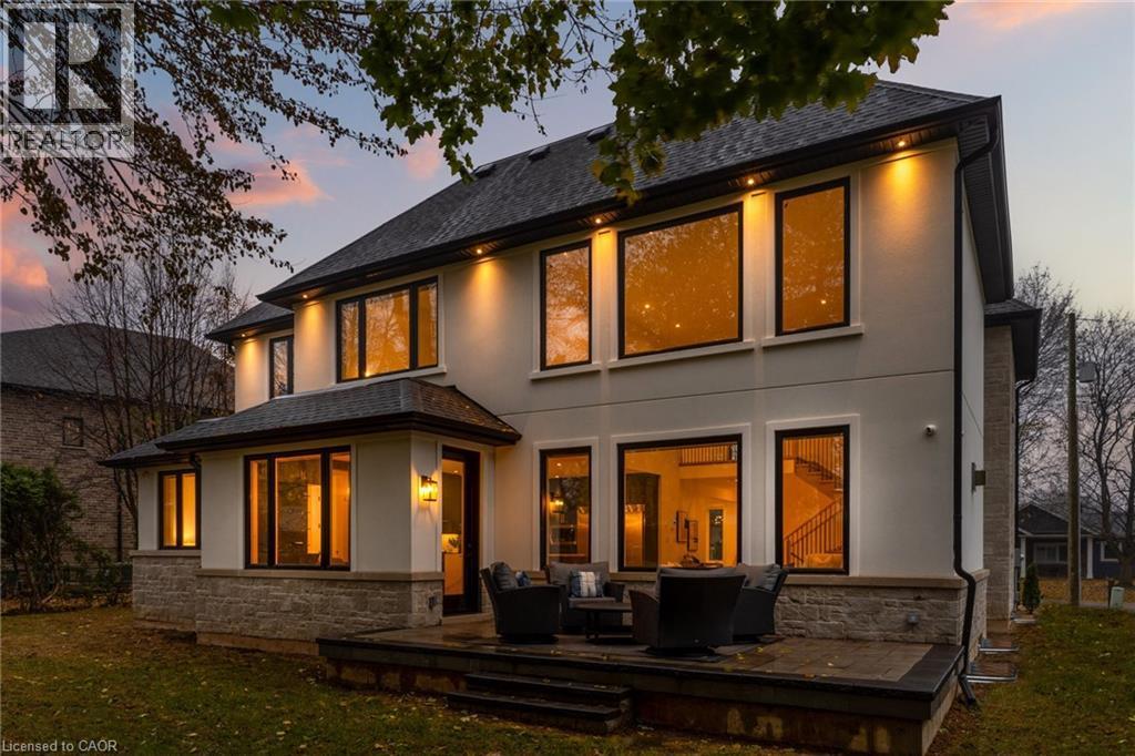 












102 CUMMING Court

,
Ancaster,




Ontario
L9G1V3

