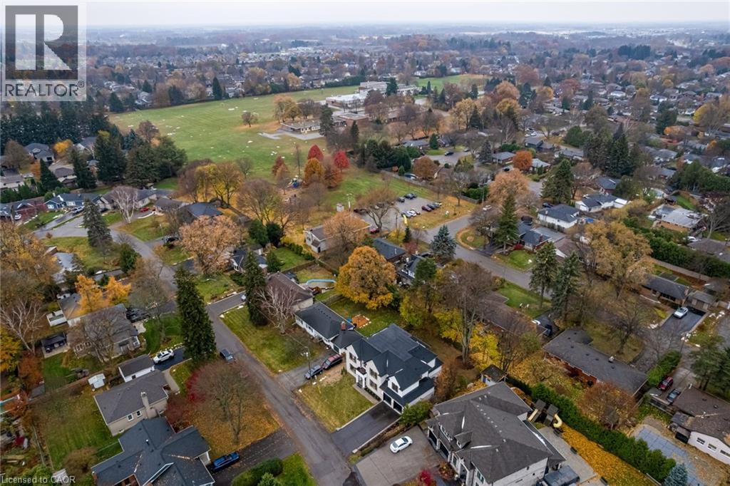 












102 CUMMING Court

,
Ancaster,




Ontario
L9G1V3

